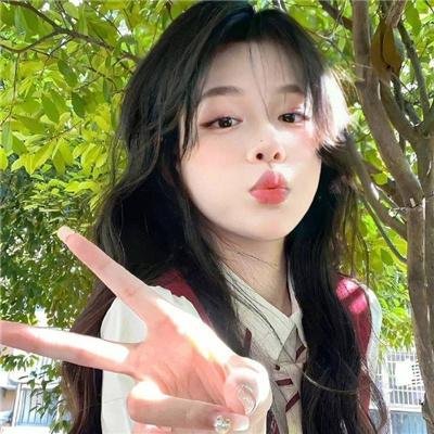 隔楼女孩：我们之间的层距